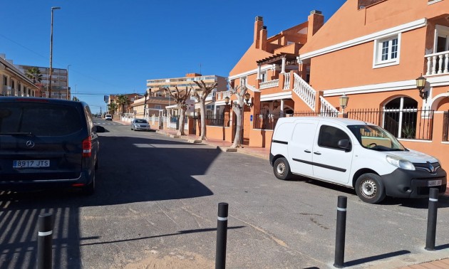 Villa - zum Verkauf - Torrevieja - La Mata
