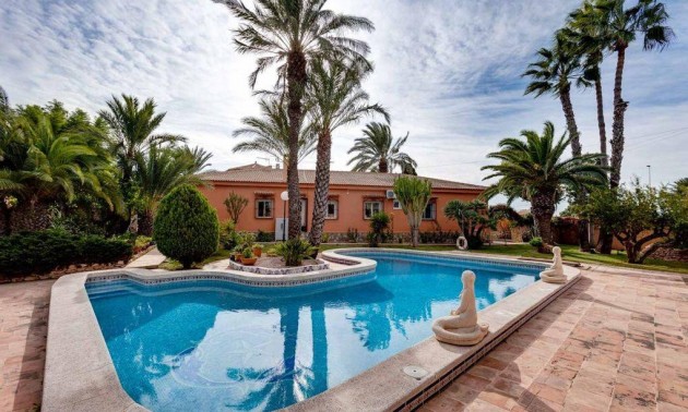 Villa - zum Verkauf - Torrevieja - La Siesta
