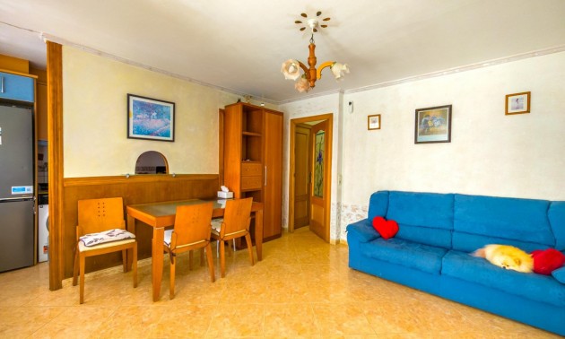 Villa - zum Verkauf - Torrevieja - Torrevieja Centro