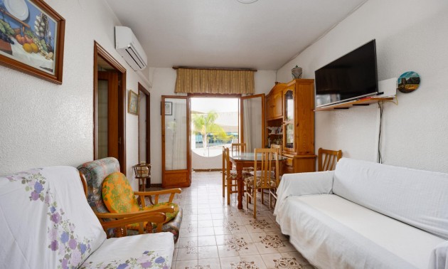 Villa - zum Verkauf - Torrevieja - Torrevieja Centro