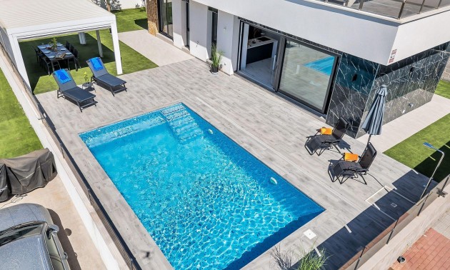 Villa - zum Verkauf - Torrevieja - Torrevieja Centro