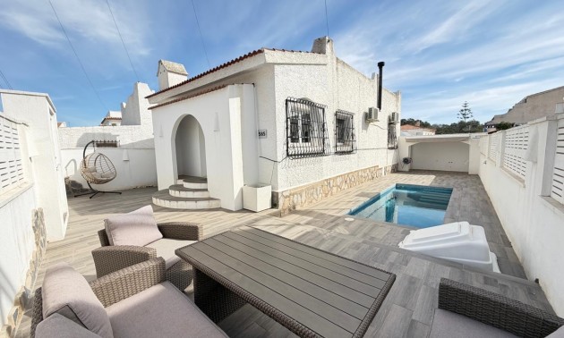 Villa - zum Verkauf - Villamartin - Blue Lagoon