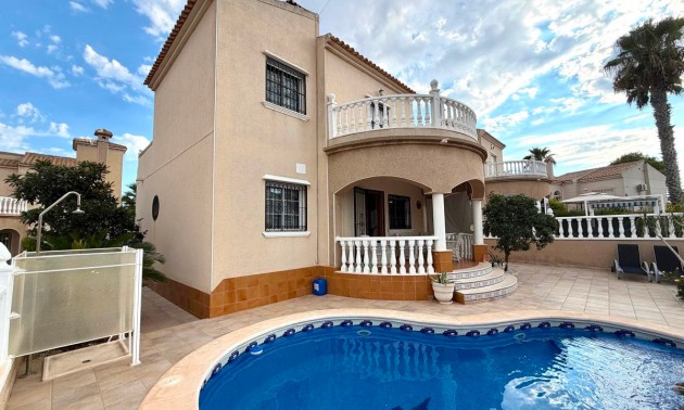 Villa - zum Verkauf - Villamartin - Villamartin