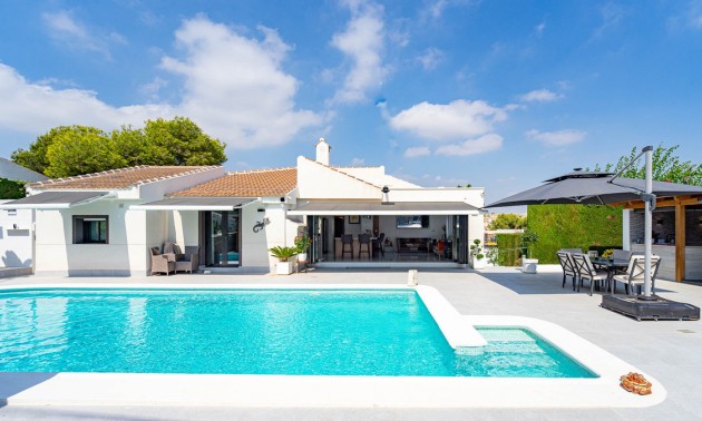 Villa - zum Verkauf - Villamartin - Villamartin