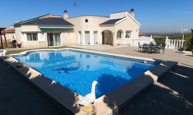 Villa -  -  - 