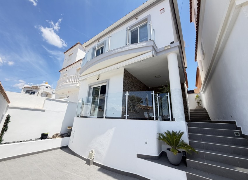  - Villa - 