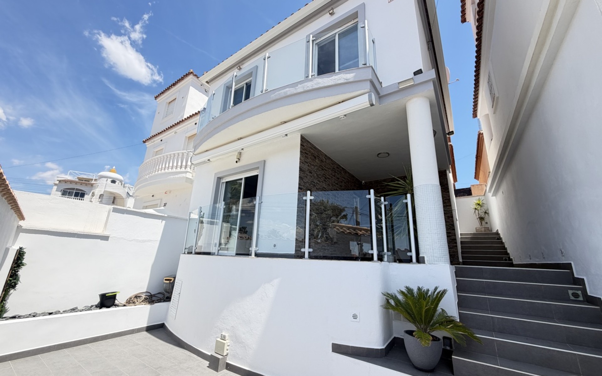  - Villa - 
