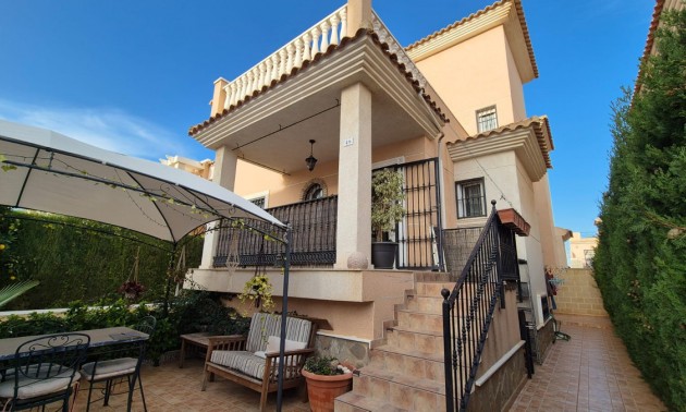 Villa -  -  - 