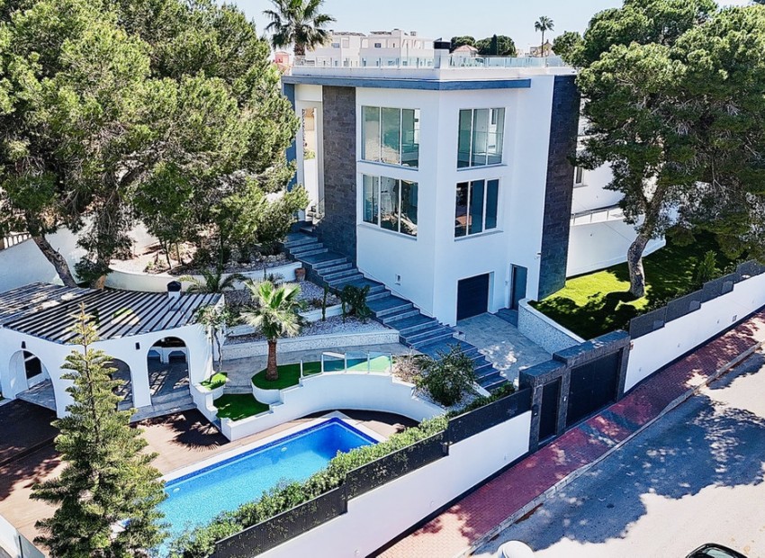  - Villa - 