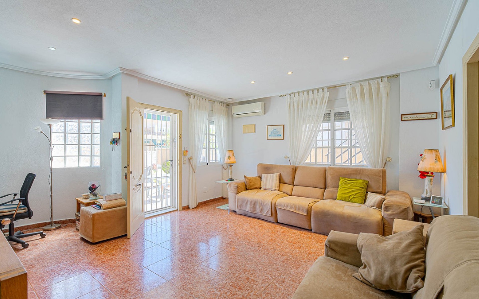  - Villa - 