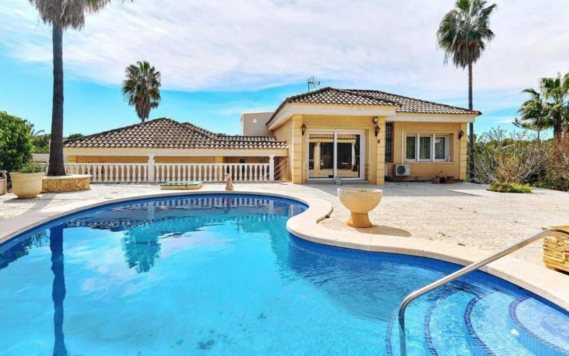  - Villa - 