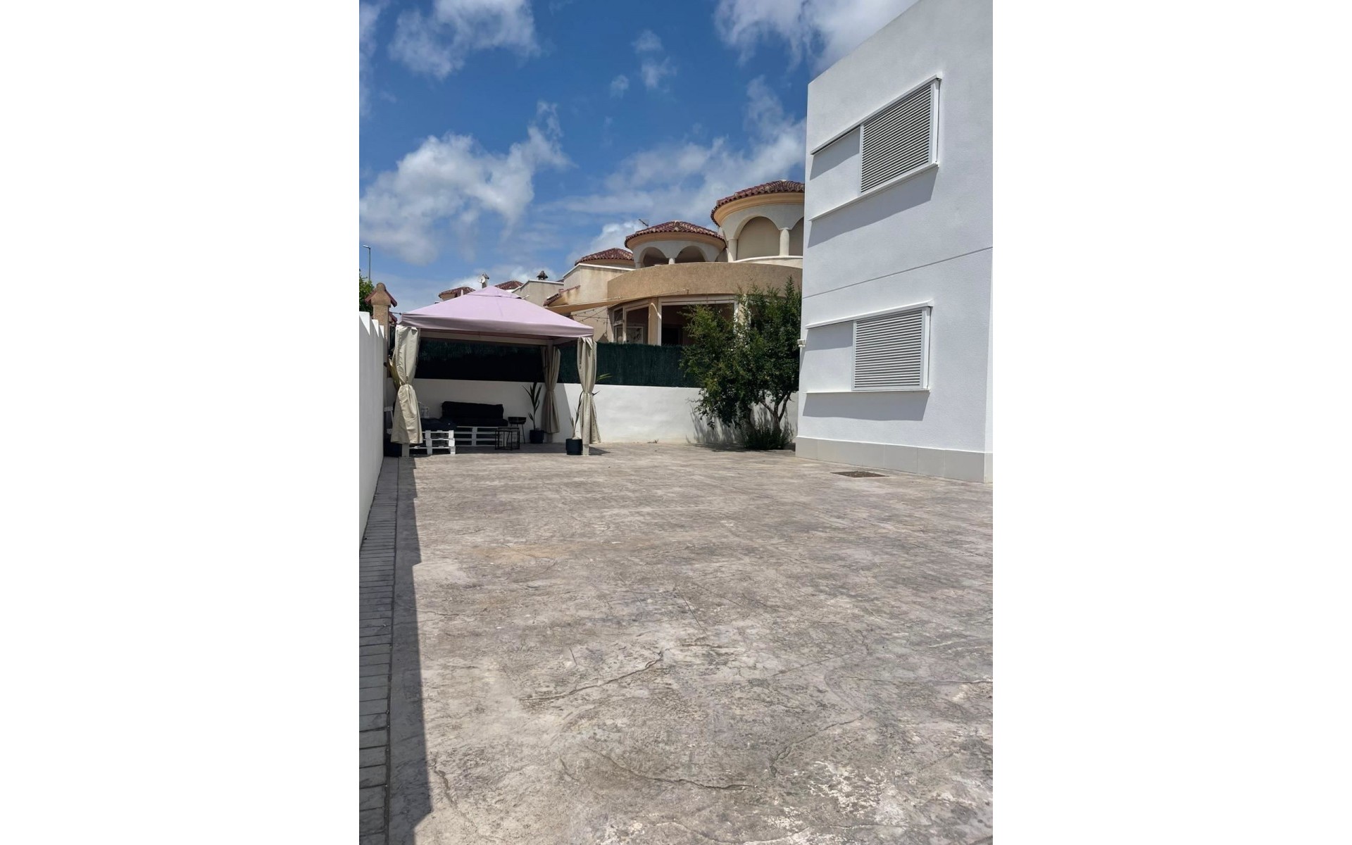  - Villa - 