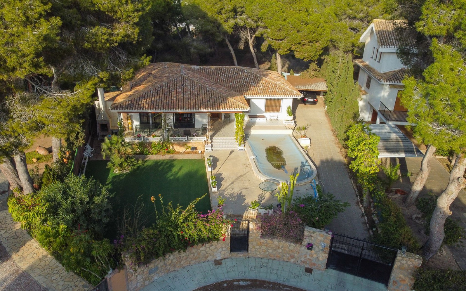  - Villa - 
