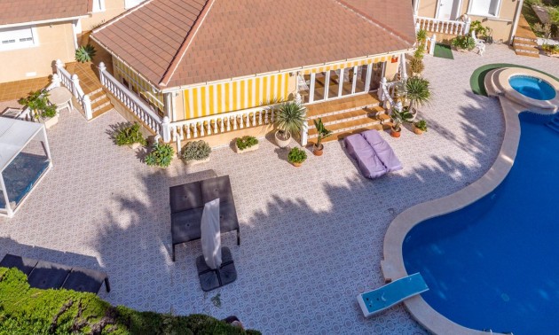 Villa -  -  - 