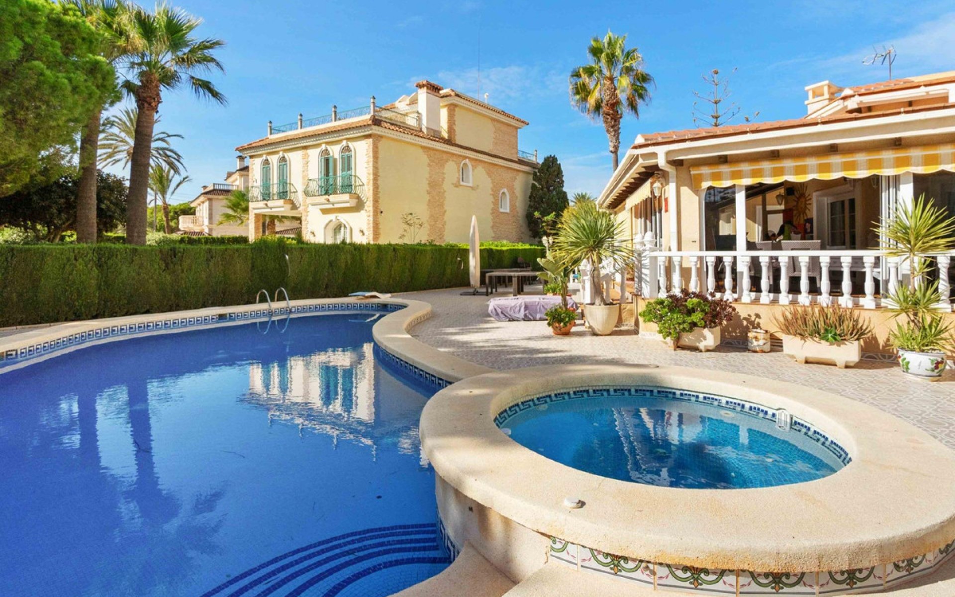  - Villa - 