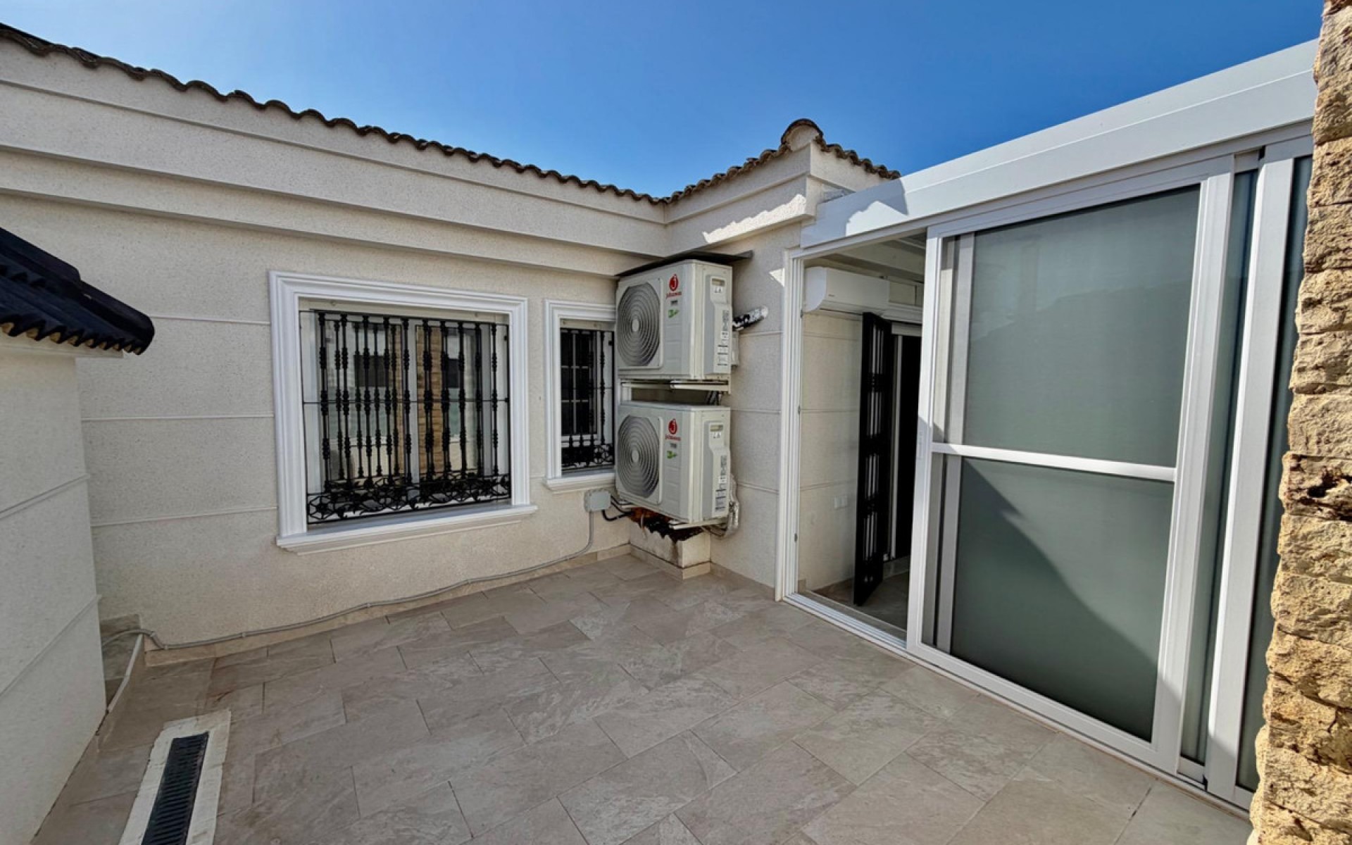  - Villa - 