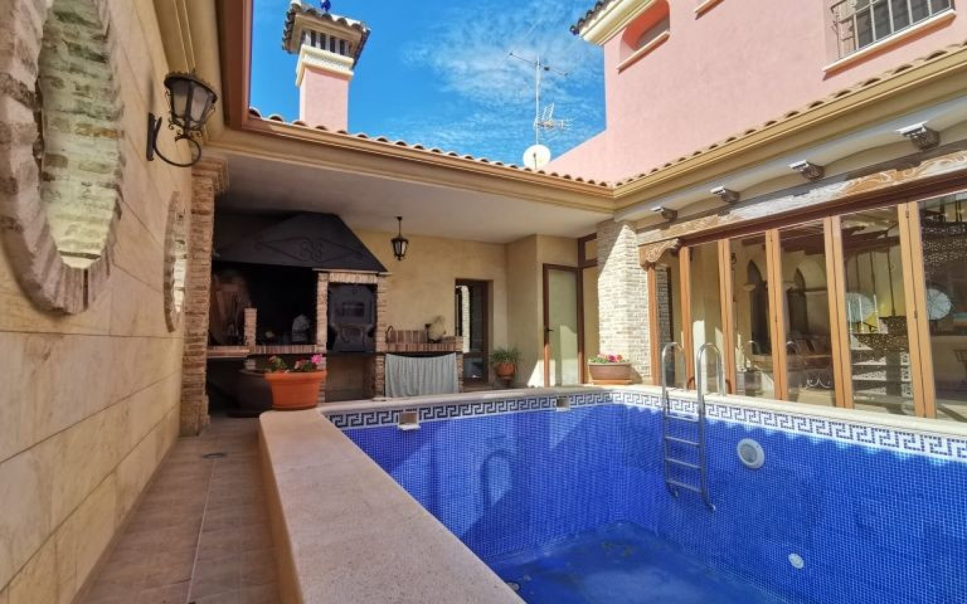  - Villa - 
