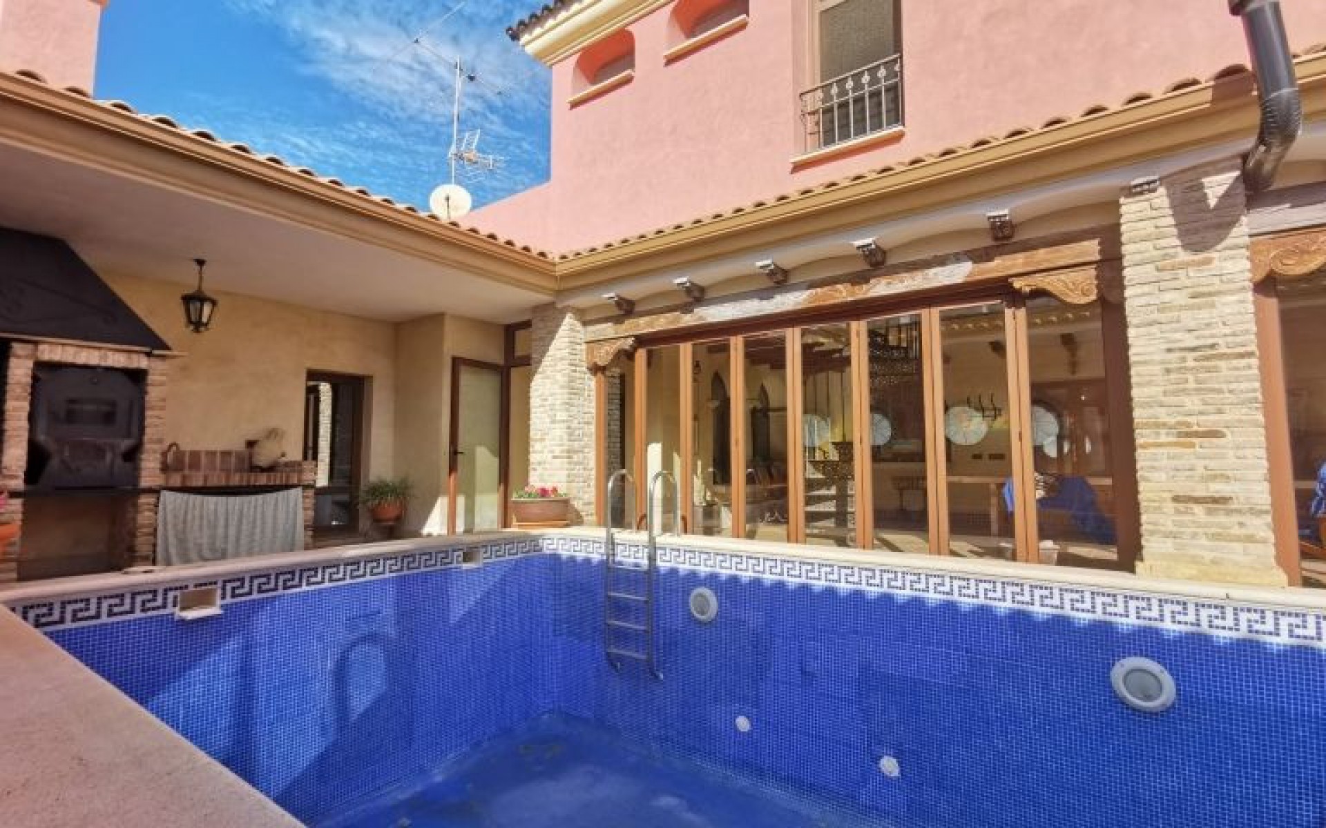  - Villa - 
