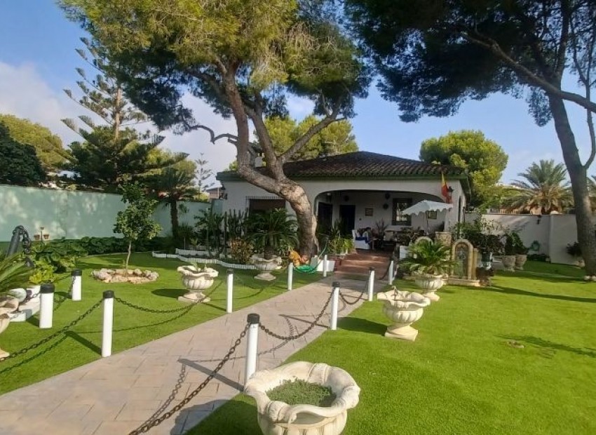  - Villa - 