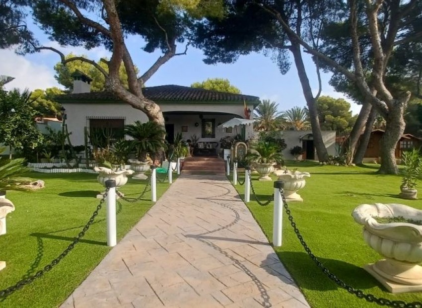  - Villa - 