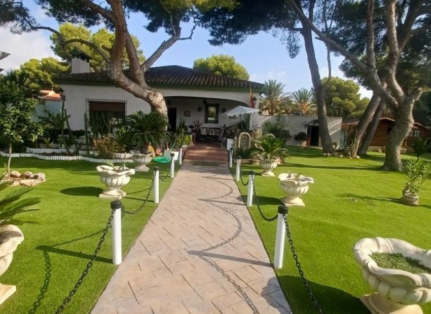  - Villa - 