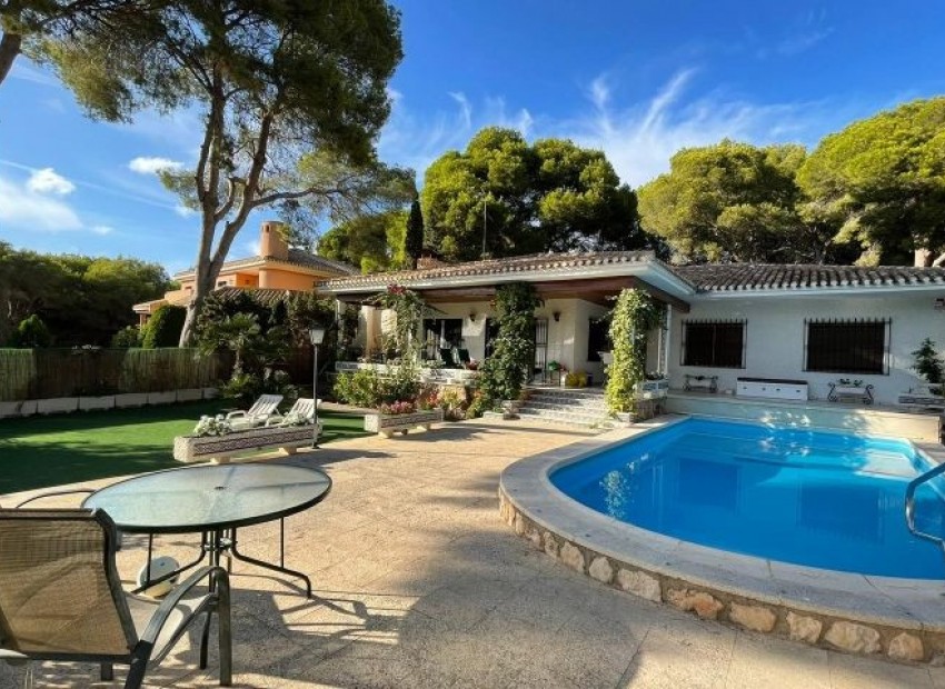  - Villa - 