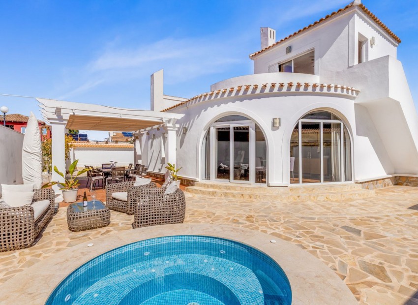 - Villa - 