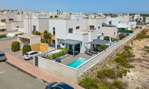 Villa -  -  - 