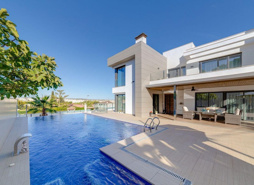  - Villa - 