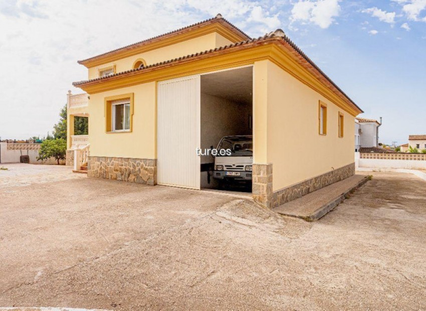  - Villa - 