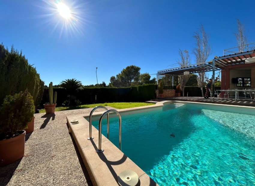  - Villa - 