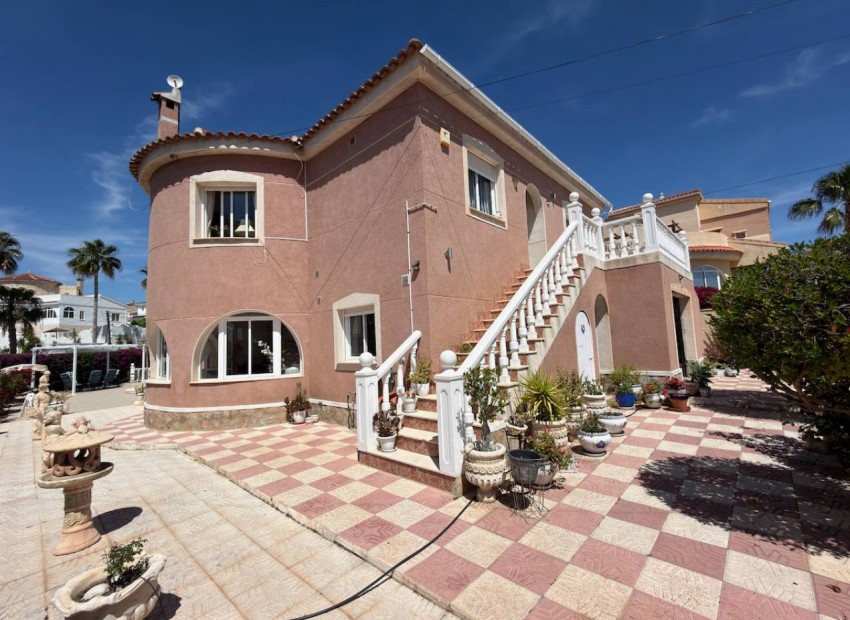  - Villa - 