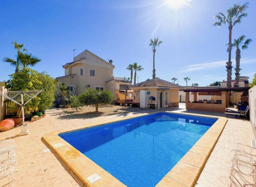 - Villa - 