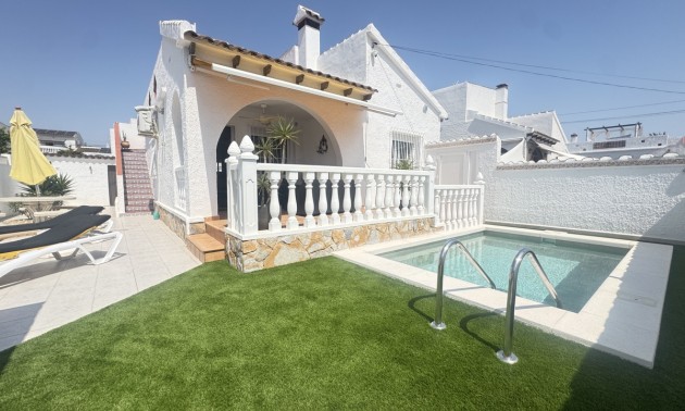 Villa -  -  - 