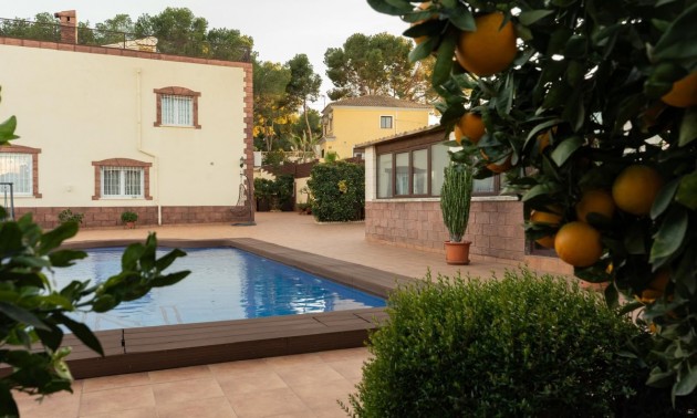 Villa -  -  - 