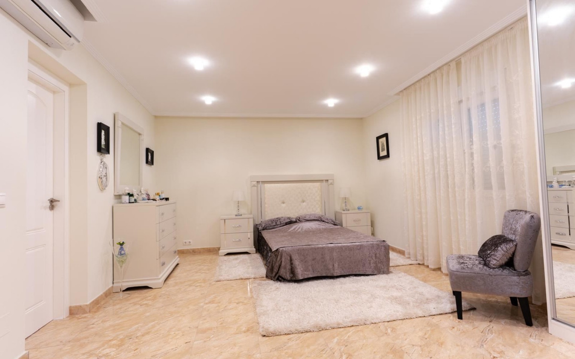  - Villa - 