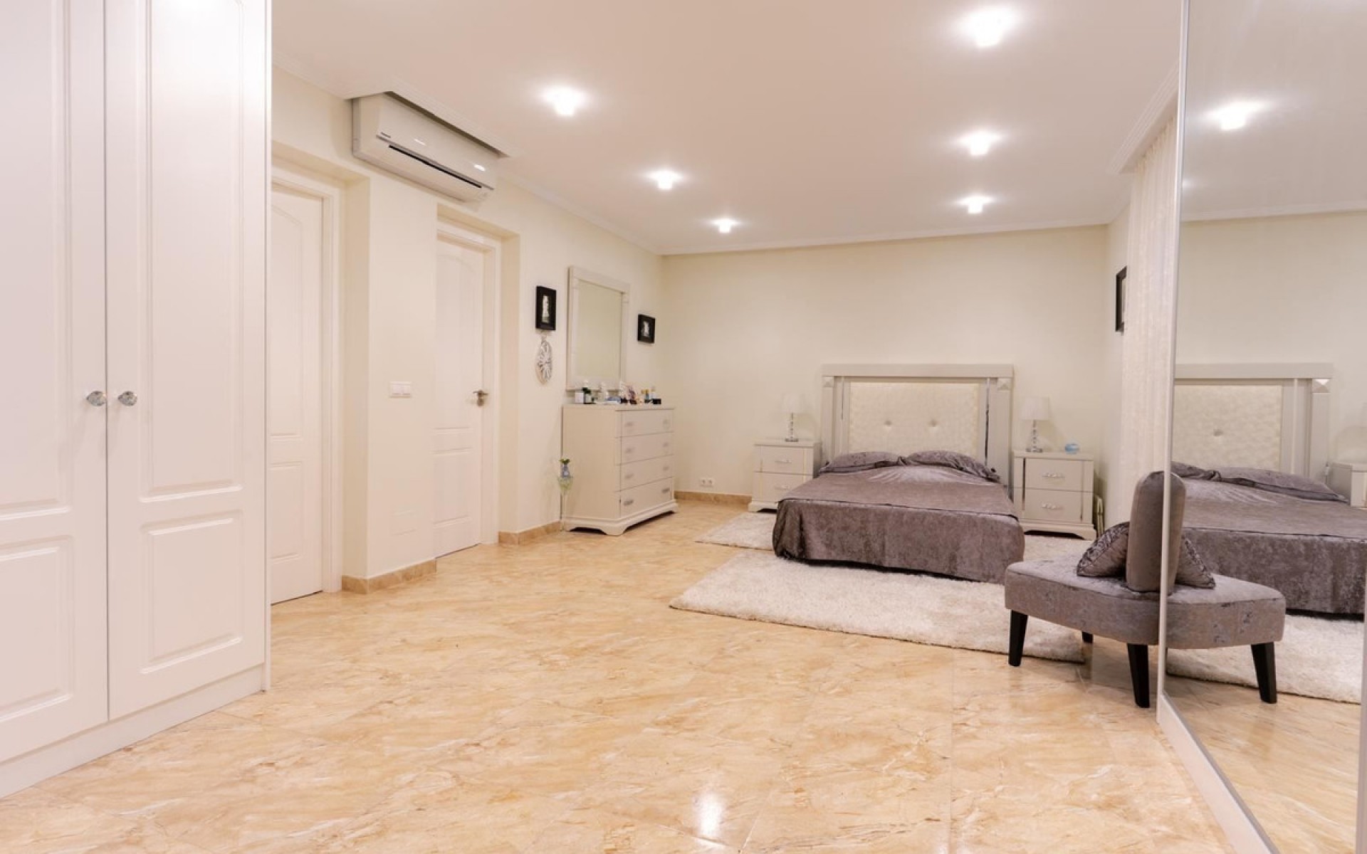  - Villa - 