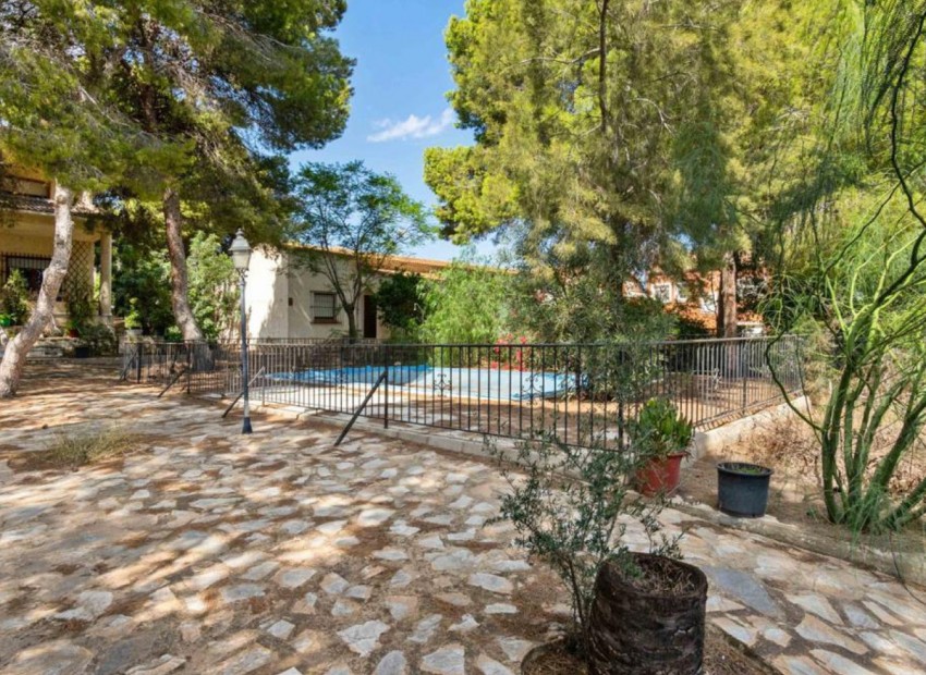  - Villa - 