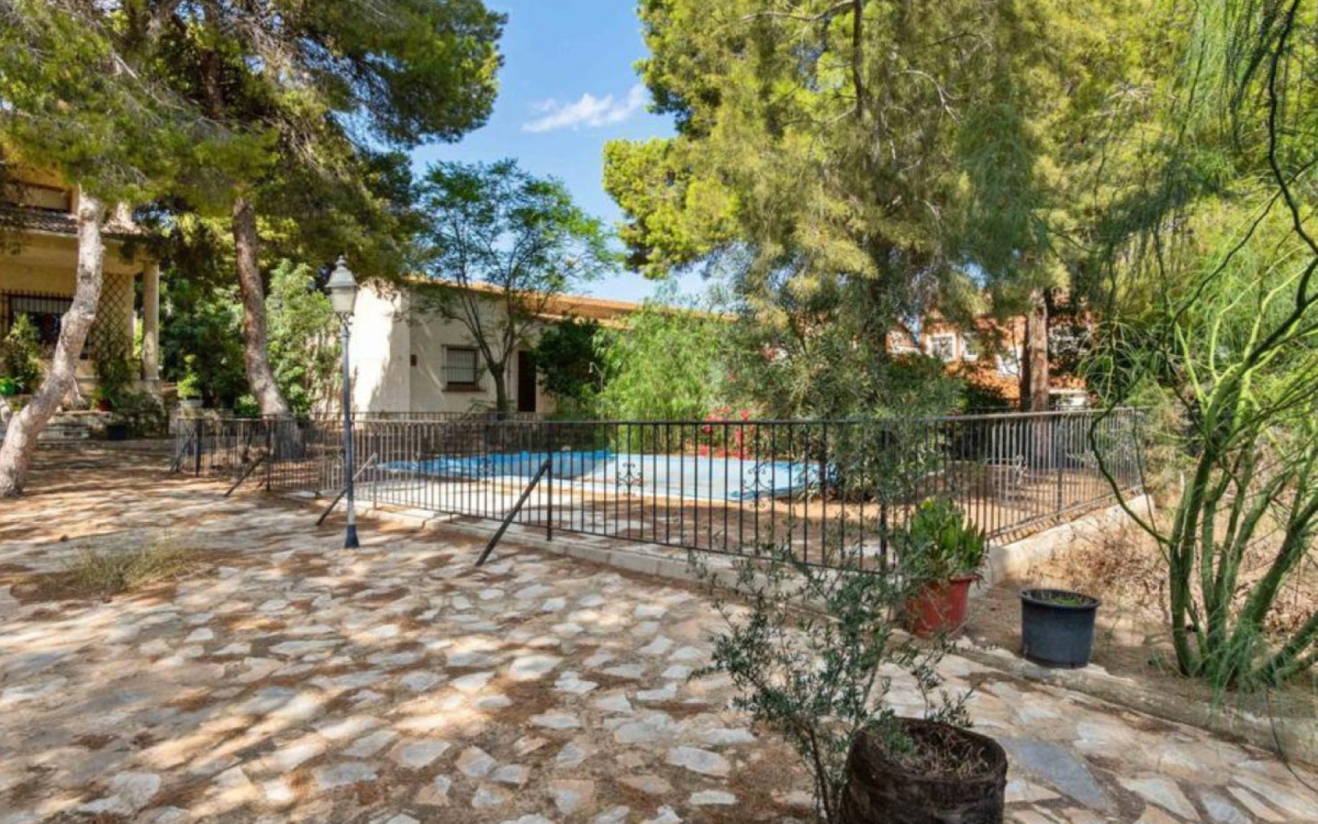  - Villa - 