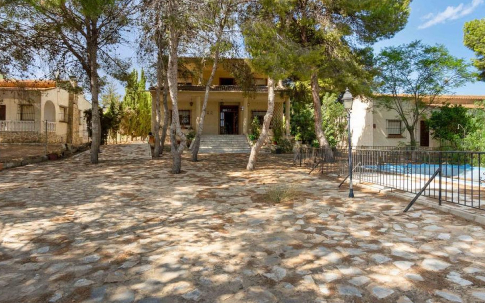  - Villa - 