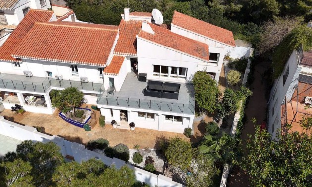 Villa -  -  - 