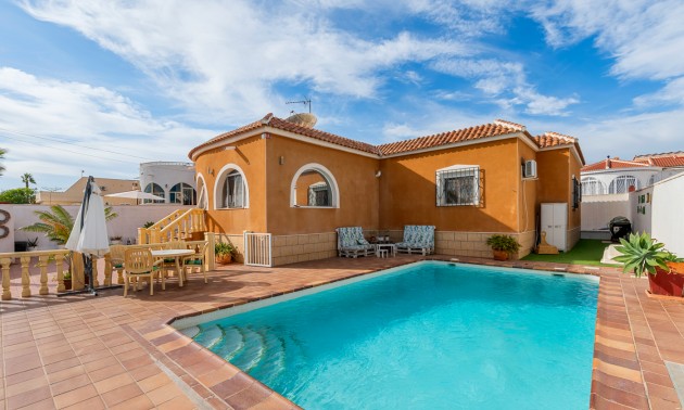 Villa -  -  - 