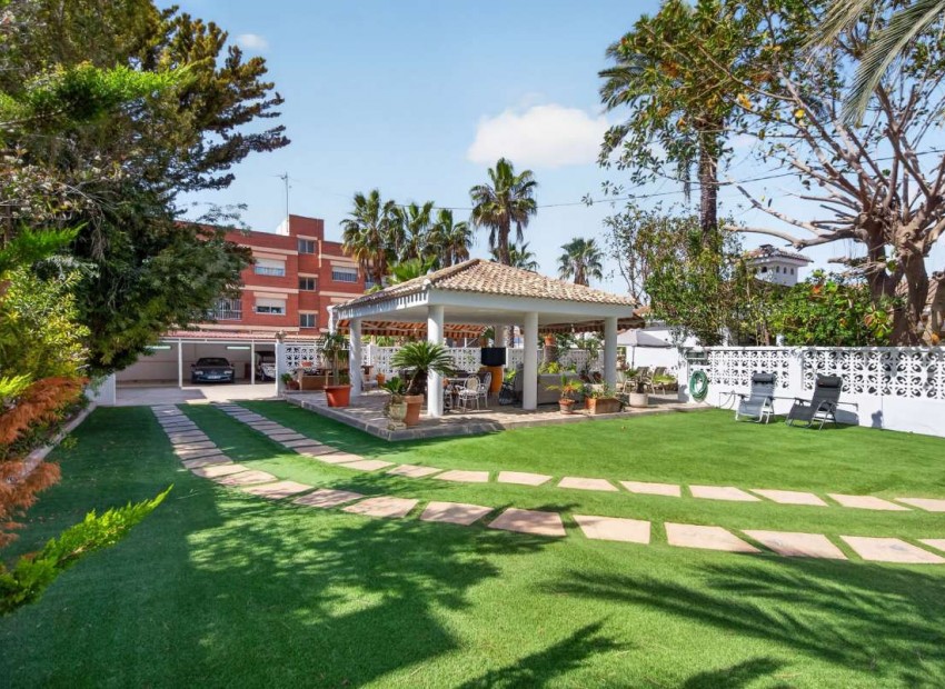  - Villa - 