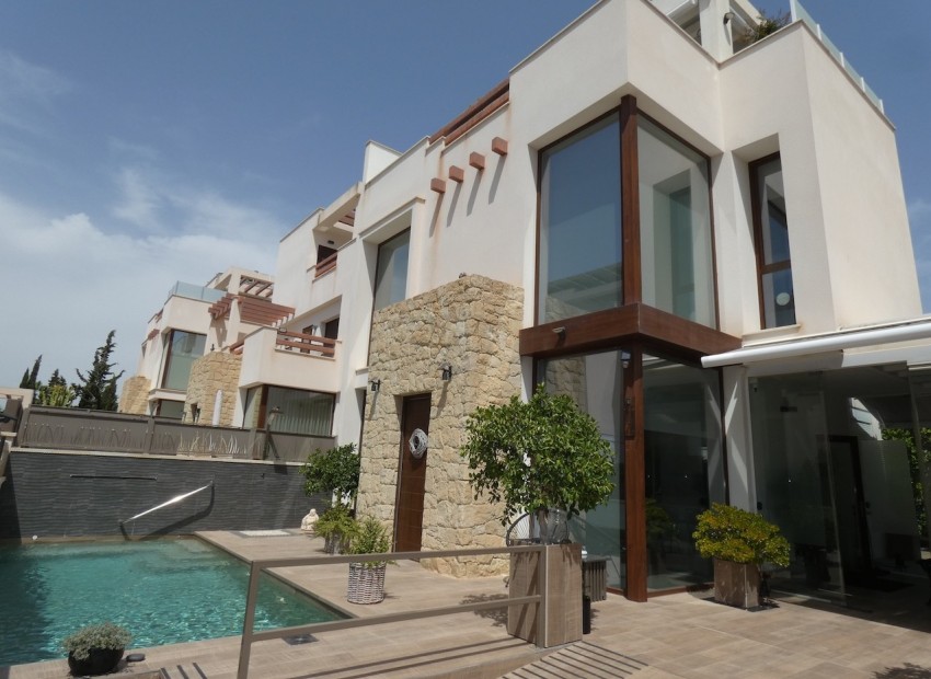  - Villa - 
