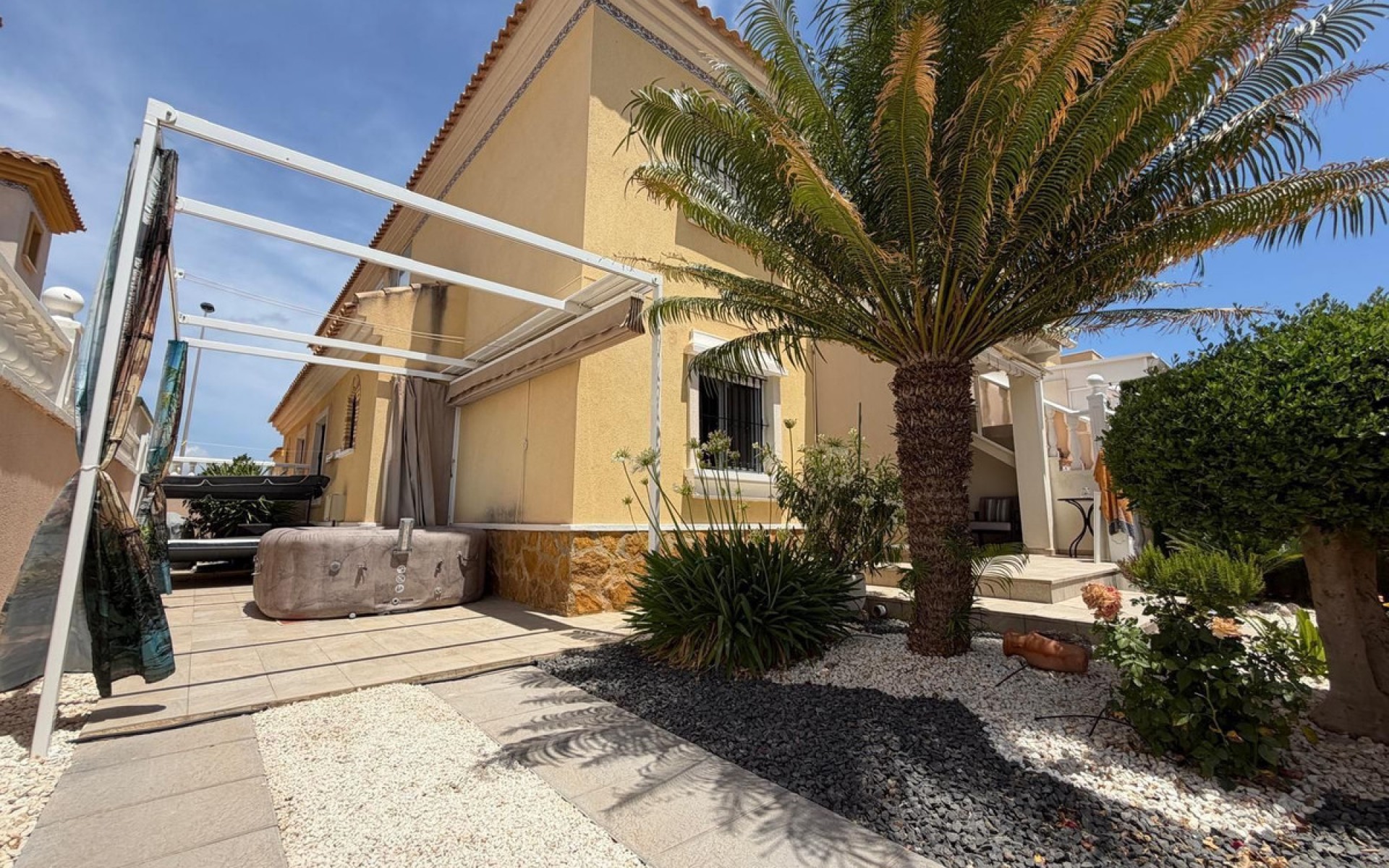  - Villa - 