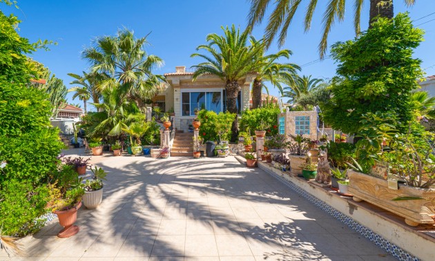 Villa -  -  - 