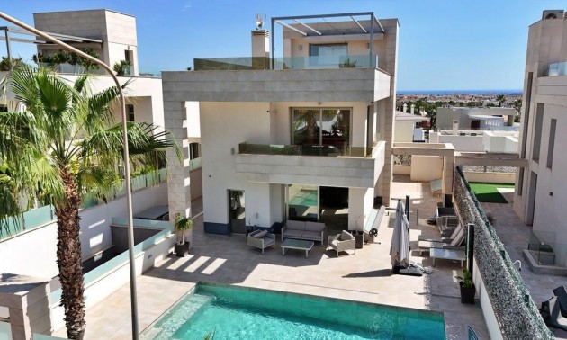 Villa -  -  - 