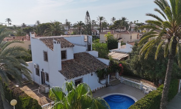 Villa -  -  - 
