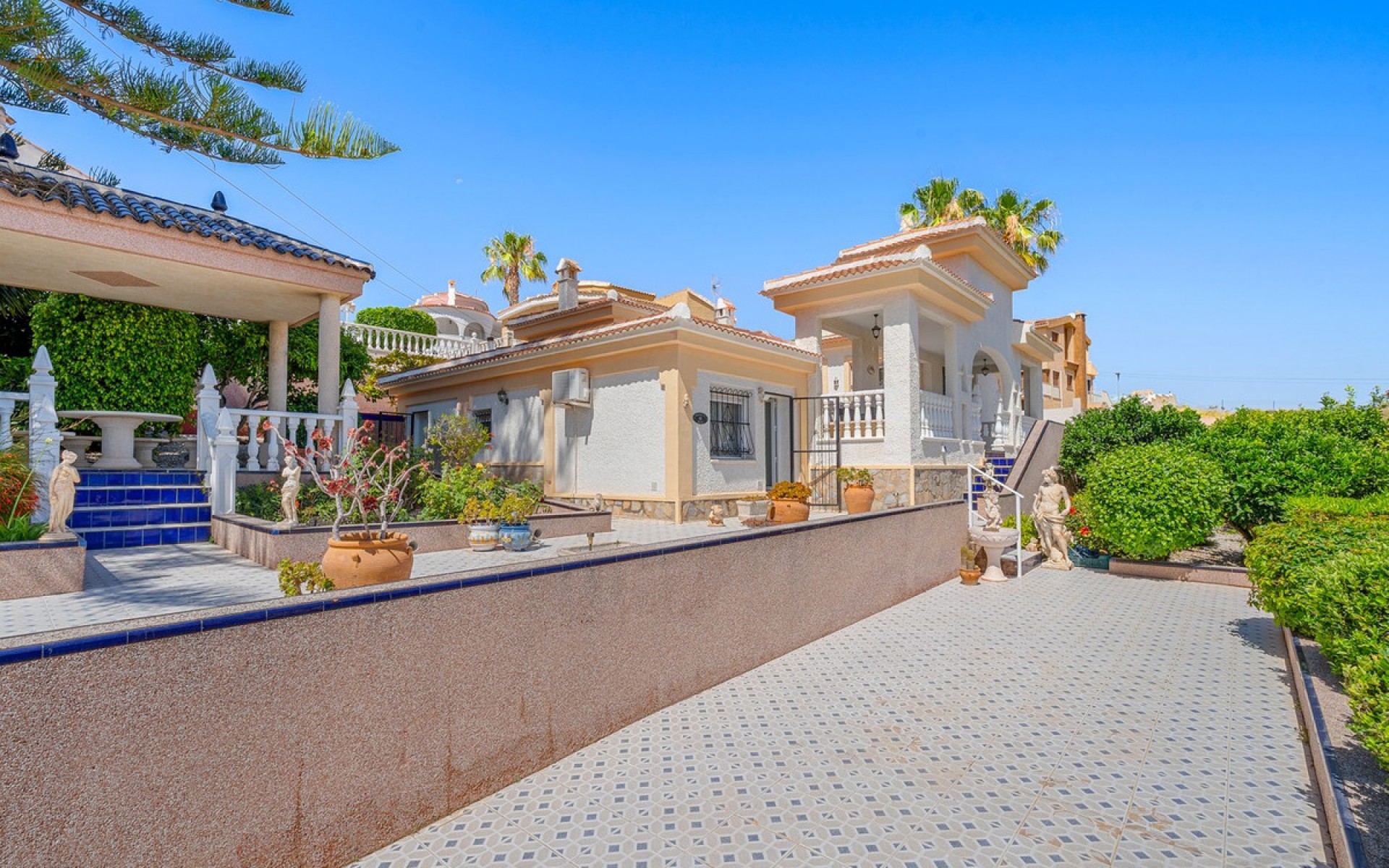  - Villa - 