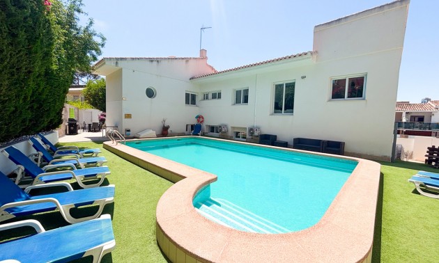 Villa -  -  - 